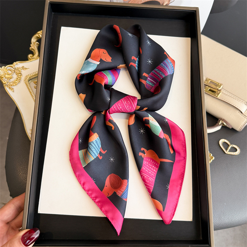 Scarf Silk Square - Модный шарф-бандана с принтом таксы, женский