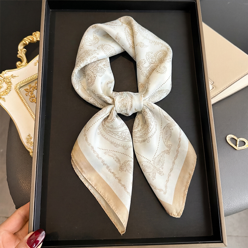 Scarf Silk Square - Винтажный бежевый квадратный платок с узором