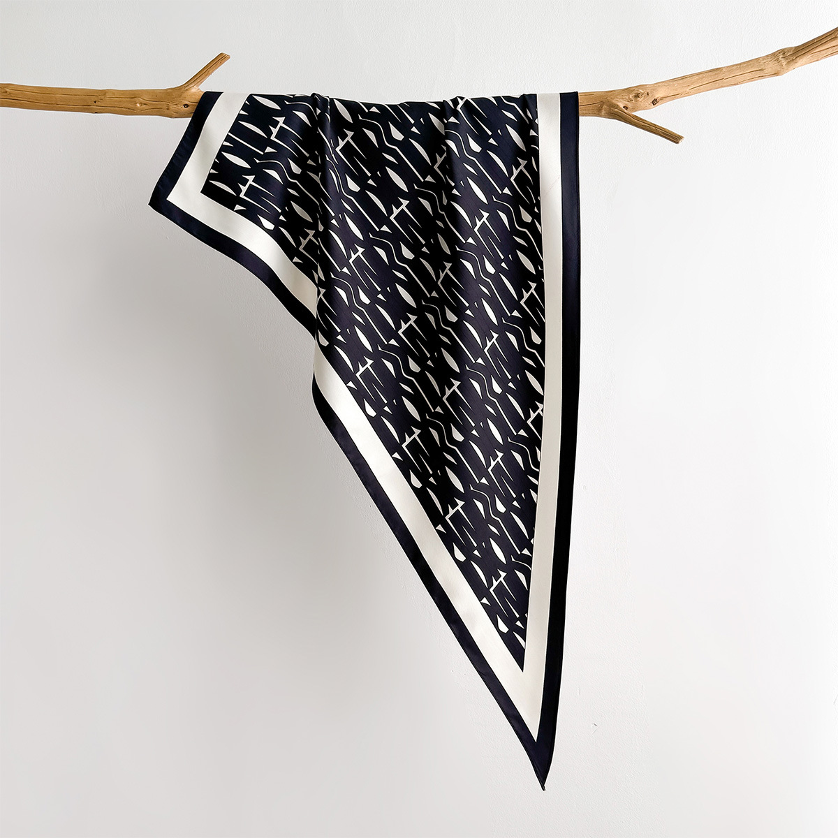 Весенний квадратный платок с п – обзор и цена Scarf Silk Square